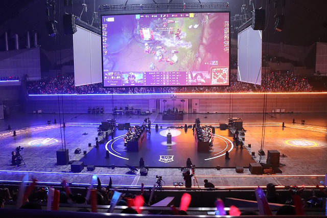 2023年に幕張メッセで開催されたLeague of Legendsの国内プロリーグ『LJL 2023 Summer Split Finals』の様子。